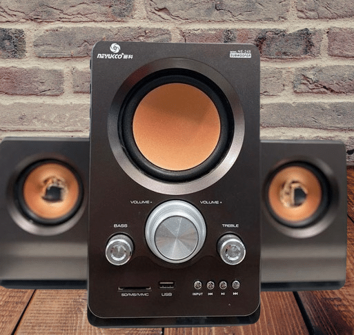 TEATRO EN CASA 2.1 bananas usb promo neyukco ne-248