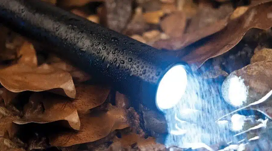 TASER tambo linterna led pila recargable - Imagen 2