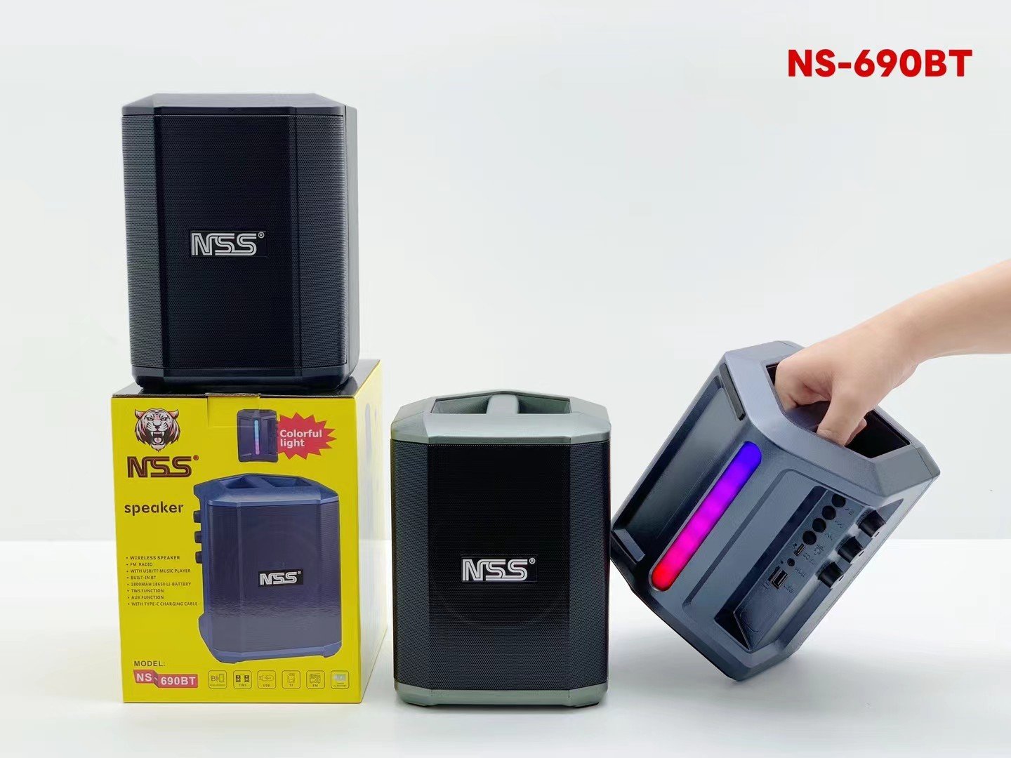 PARLANTE BLUETOOTH NSS 691BT RADIO FM LUCES COLOR - Imagen 3